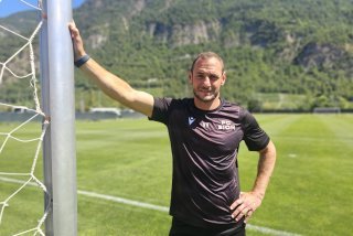 Neuf ans après l'avoir quitté en tant que joueur, Vilmos Vanczak revient comme entraîneur-assistant au FC Sion.